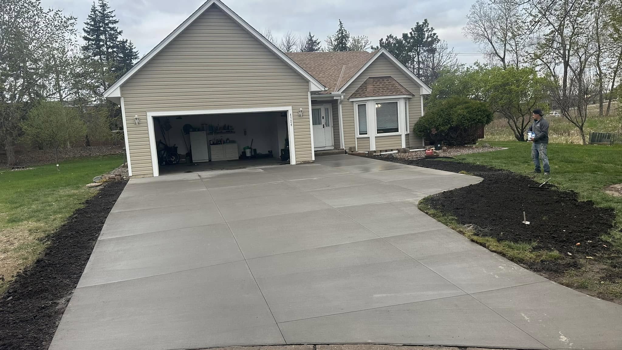 Large concrete driveway pour Minnesota